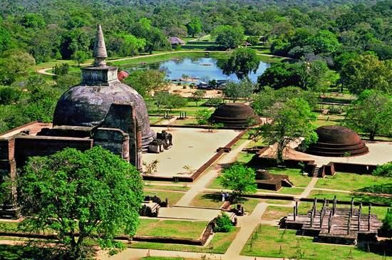 Sri_Lanka_Polonnaruwa_2