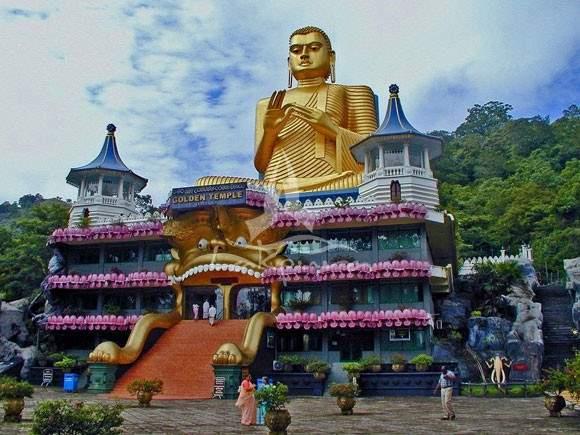 Sri_Lanka_dambulla_cave_temple